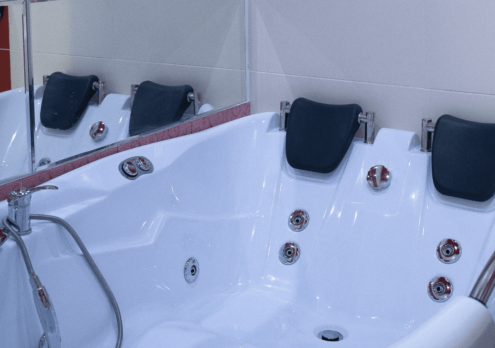 Cameră King cu Cadă cu Hidromasaj 2 foto 3